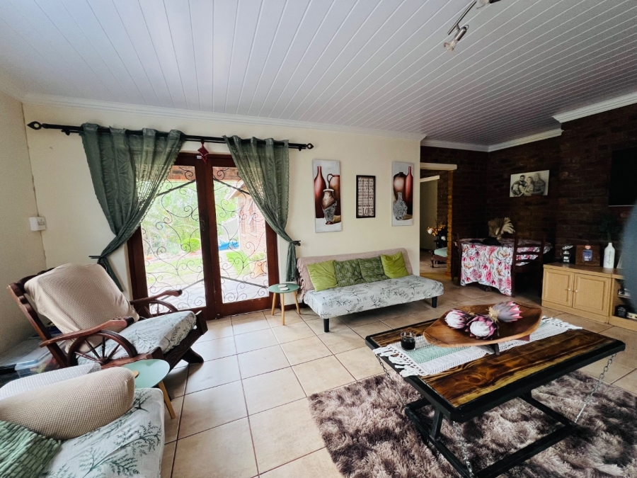 4 Bedroom Property for Sale in Twee Rivieren Western Cape